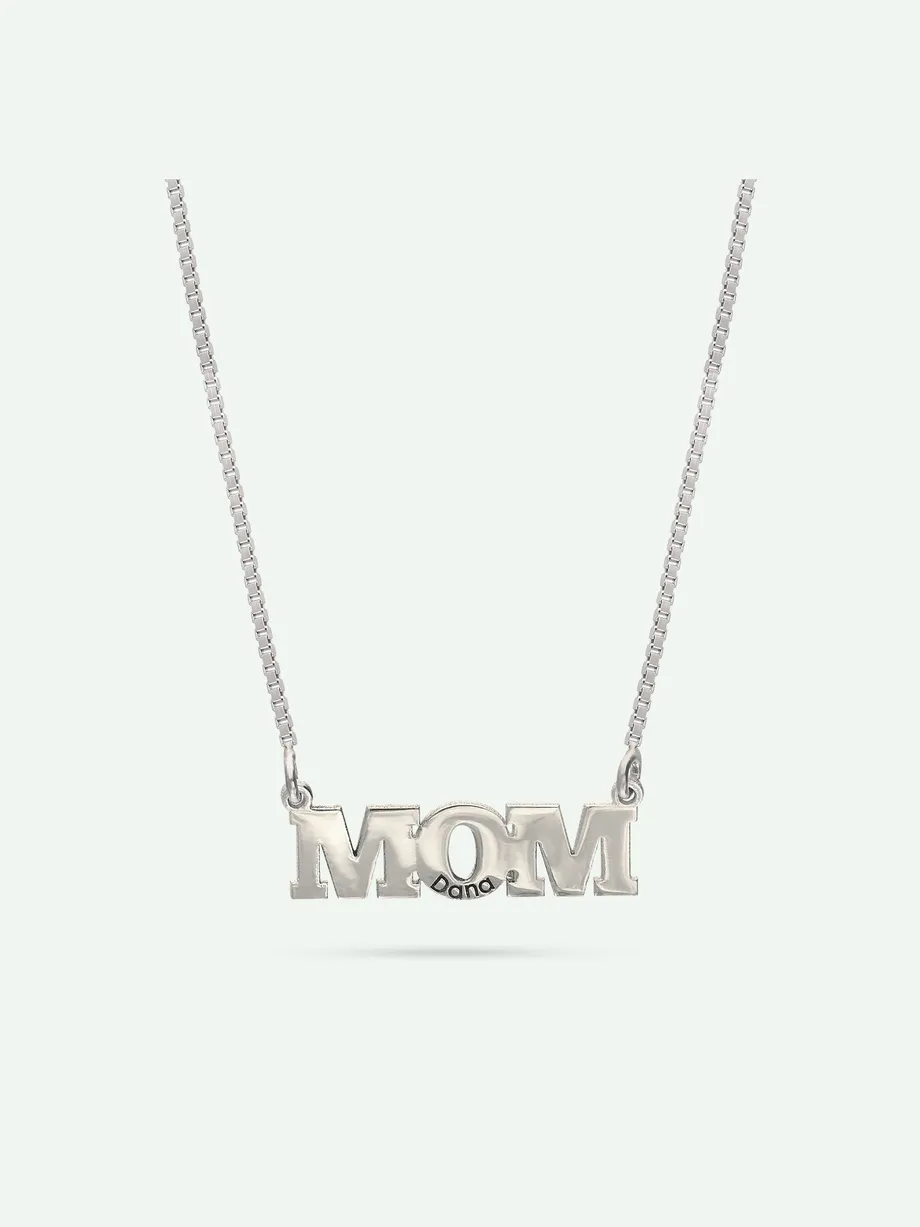 שרשרת כסף בציפוי רודיום בשילוב תליון "MOM" עם חריטה אישית