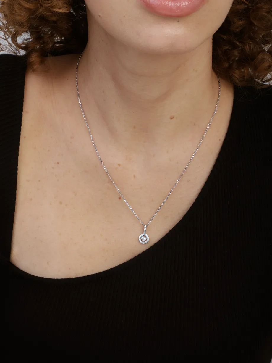 שרשרת תליון לב בתוך עיגול כסף 925 בציפוי רודיום משובצת זירקוניה שקופה — תצלום נוסף
